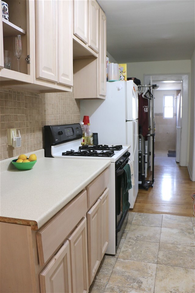 Foto del edificio - 725 Garden St