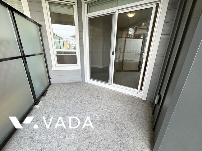 Building Photo - Montrose Square 2 Bed Apartment Rental 442...