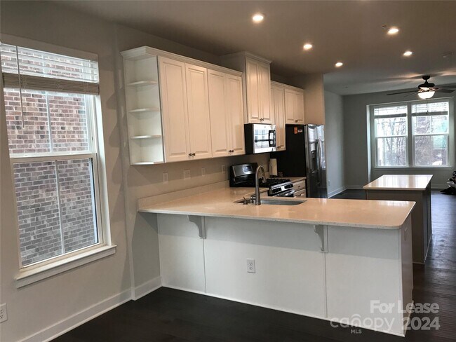 Foto del edificio - 417 E 16th St