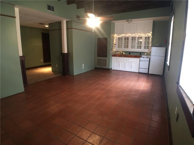 Building Photo - 1628 Prytania St