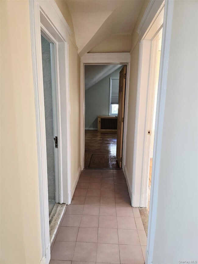 Foto del edificio - 3913 Lyme Ave