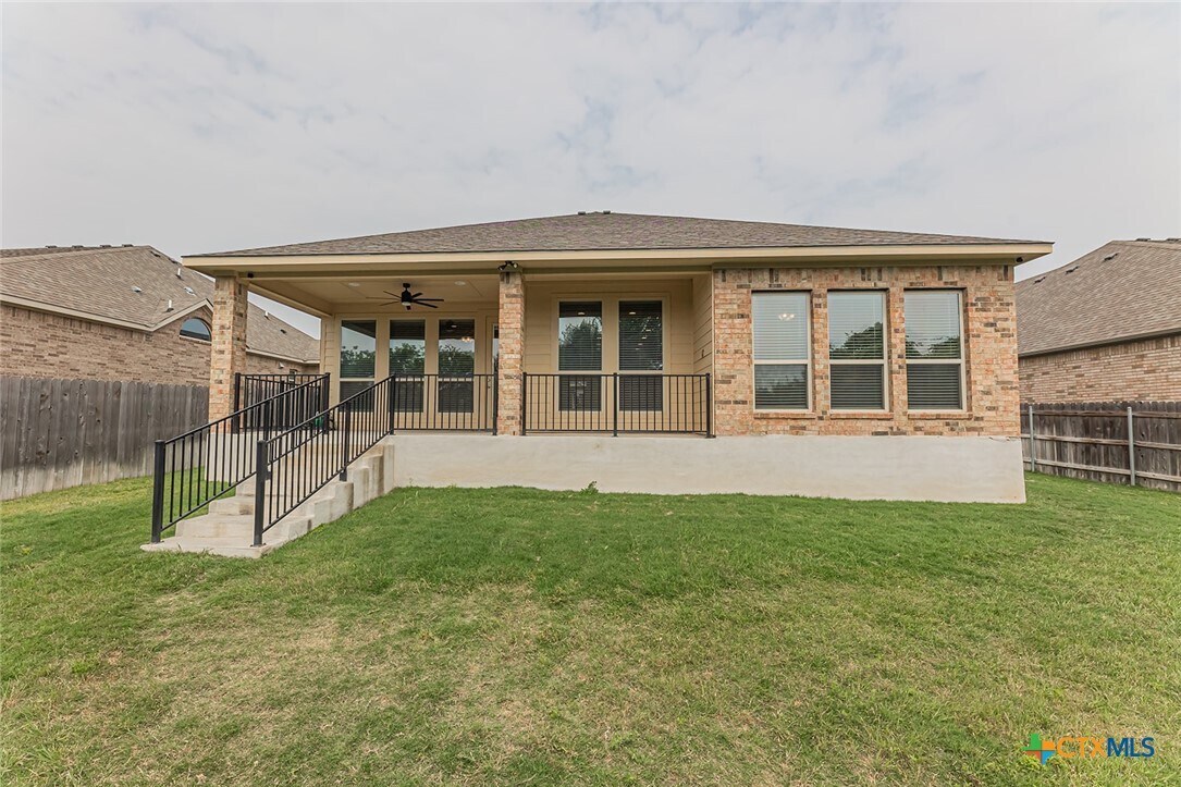 Foto principal - 3212 Trinity Dr