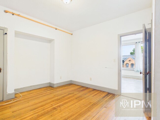 Building Photo - 142 E Philadelphia St