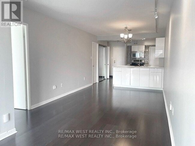 Building Photo - 44 St Joseph St