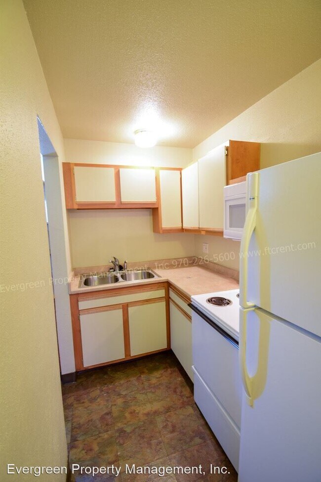 Building Photo - 927 James Ct