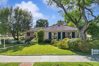 Building Photo - 531 N Twin Palms Dr