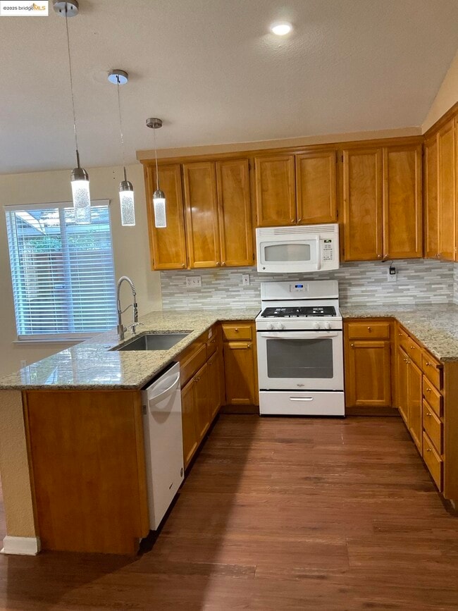 Building Photo - 5196 Tehachapi Ct