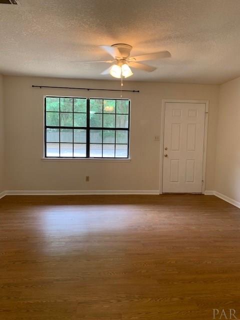Foto del edificio - 4185 Ravenwood Dr