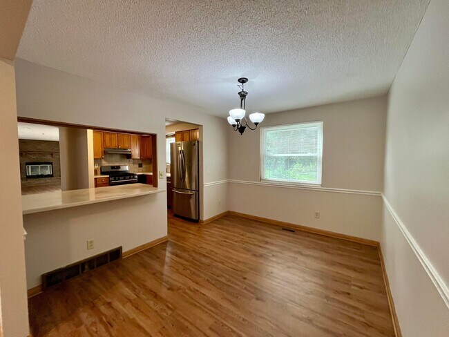 Building Photo - 2775 Amana Ct