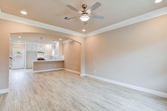 Building Photo - Move-In Ready Gem – 3 Bedrooms, 2.5 Bathro...