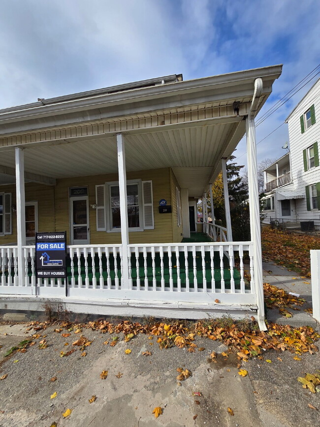 Building Photo - 209 Lincoln St