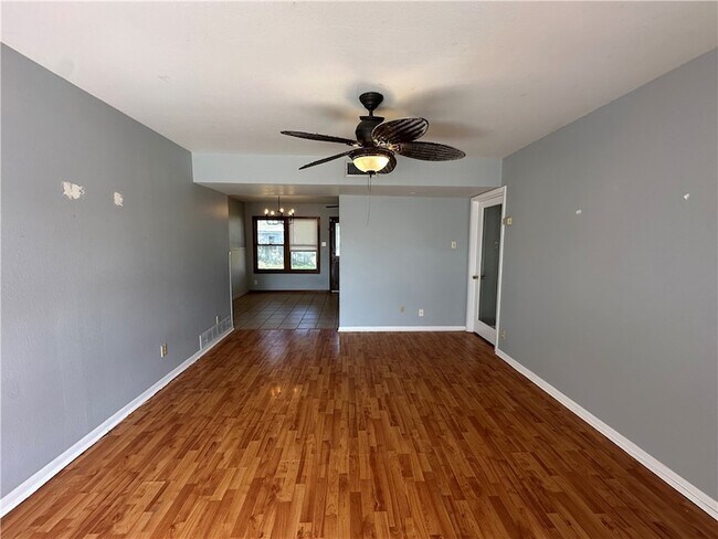 Foto del edificio - 117 Holly Dr