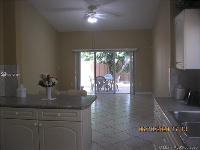 Building Photo - 11503 SW 152nd Pl