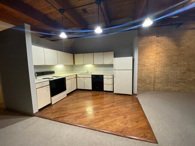 Building Photo - 540 N Lake Shore Dr