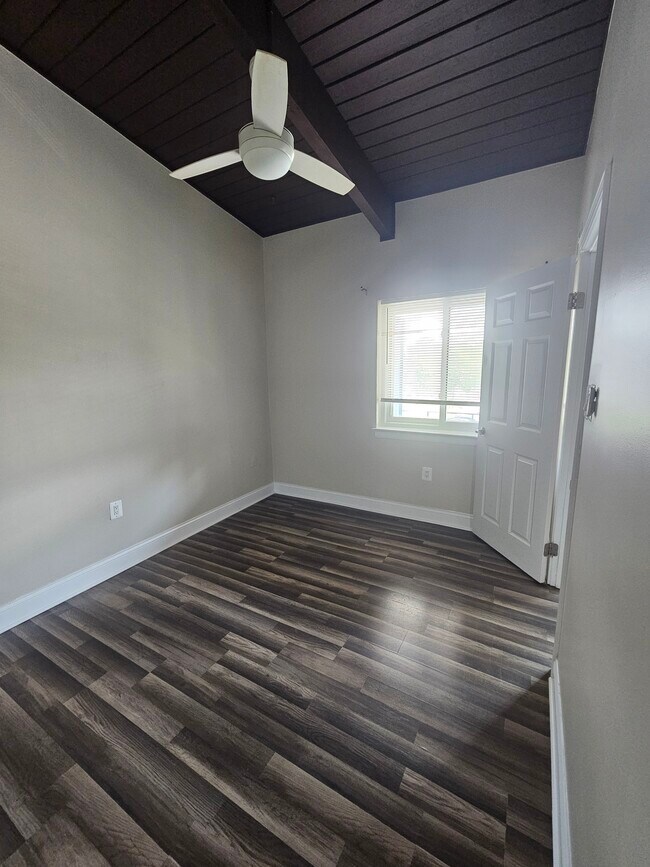 Foto del edificio - 11370 Cherry Hill Rd