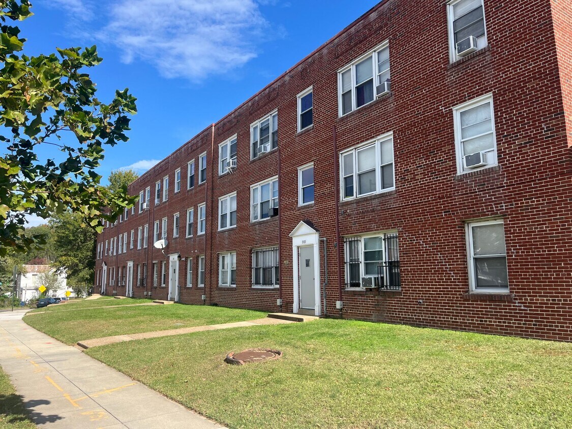 Foto del edificio - 1101 - 1113 19th St NE