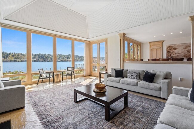 Foto del edificio - 6408 E Mercer Way