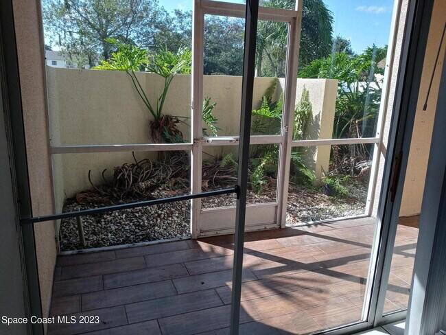 Foto del edificio - 1641 Sunny Brook Ln