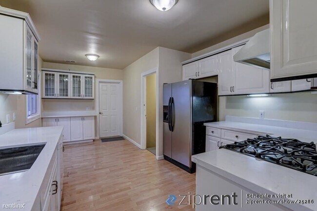 Building Photo - 4 br, 2.5 bath House - 916 Taylor Street, ...
