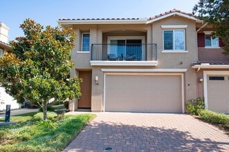 Building Photo - 1322 Isabella Way