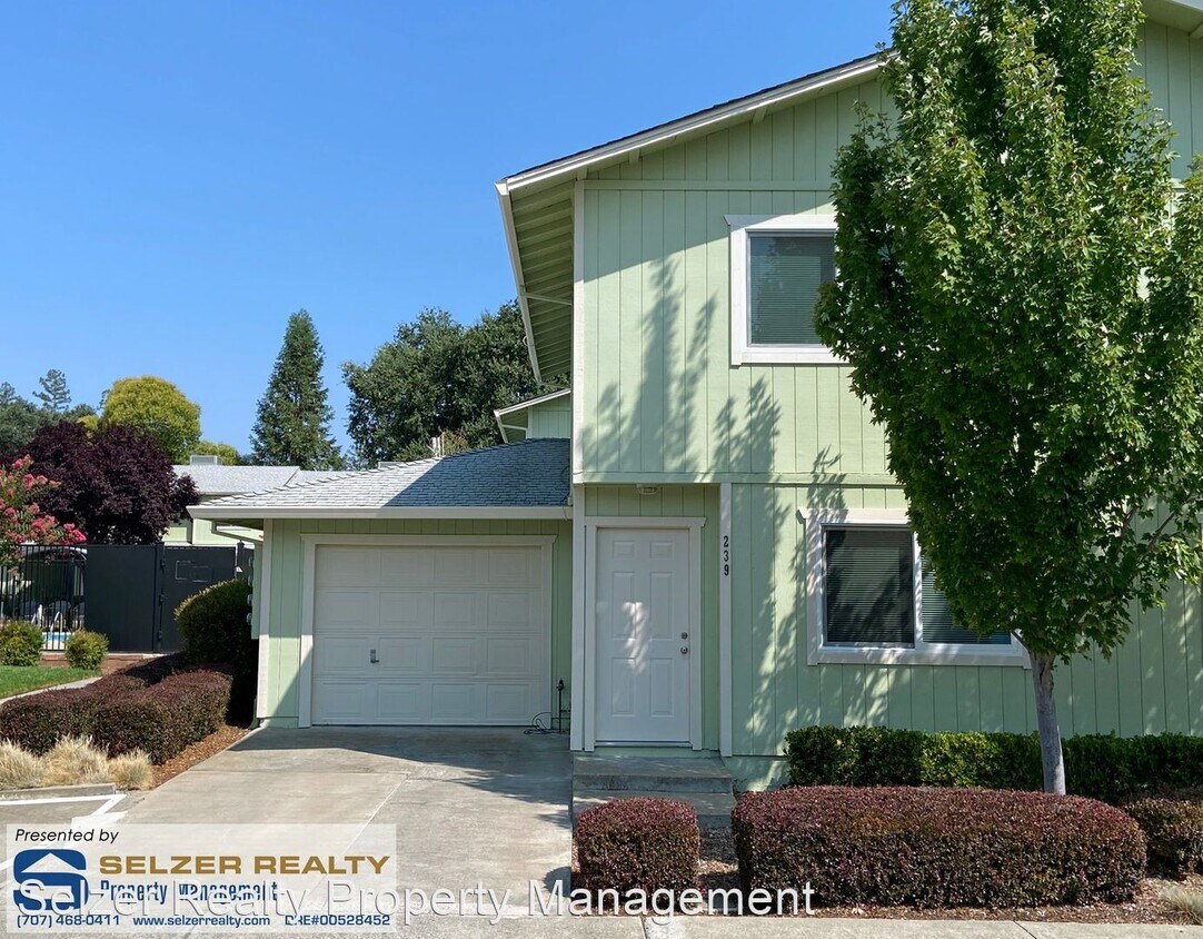 Primary Photo - 2 br, 2.5 bath House - 239 Main Circle