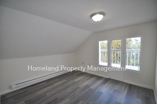 Foto del edificio - 728 E Bridgeport Ave