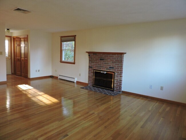 Building Photo - 17 Julia Connors Dr