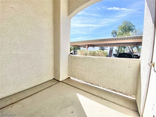 Building Photo - 5650 E Sahara Ave