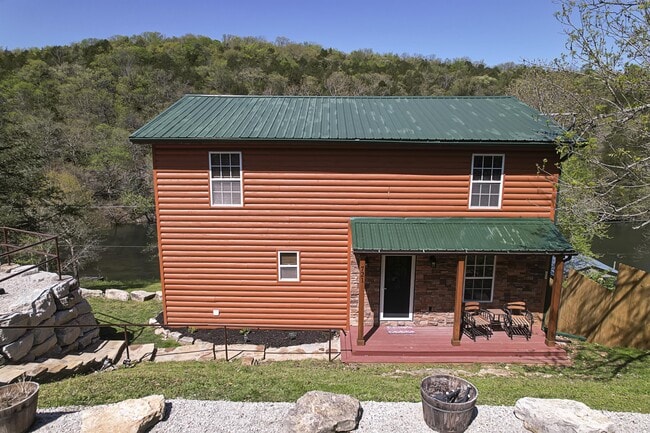 Building Photo - 721 Shore Rd