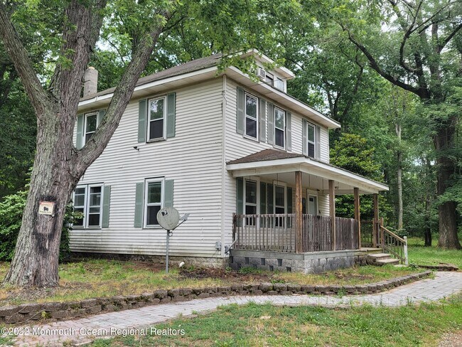 Building Photo - 372 Whitesville Rd