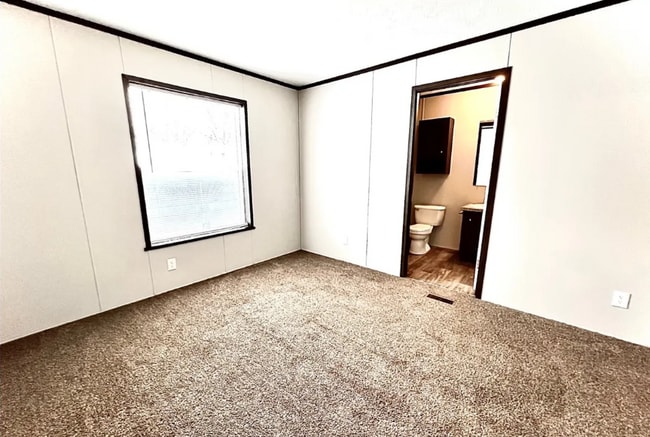 Foto del edificio - 17020 Sleepy Hollow Blvd