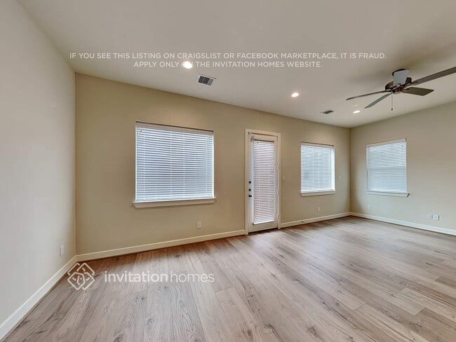 Building Photo - 10522 Executive Lake Dr