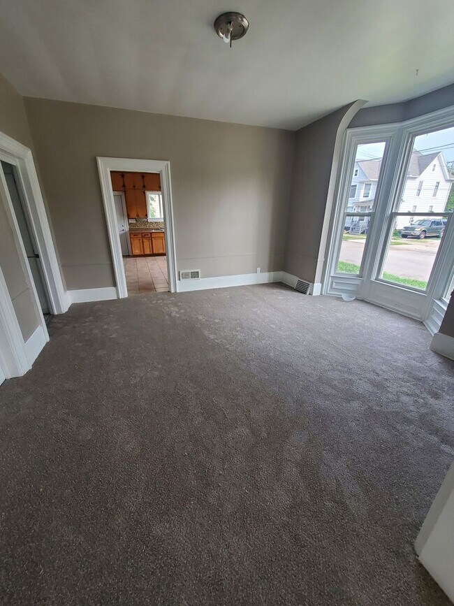 Building Photo - 845-847 Grand Ave. (Duplex)