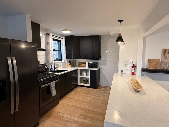 Building Photo - 307 Highland Terrace