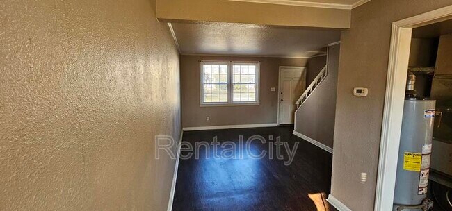 Foto del edificio - 529 N Sampson Ave