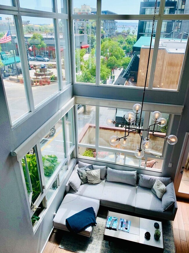 Building Photo - Live in the Heart of Little Italy! GORGEOUS 2BD/2BA Condo w/ Loft!