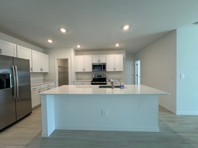Building Photo - 11661 Radiant Shore Loop