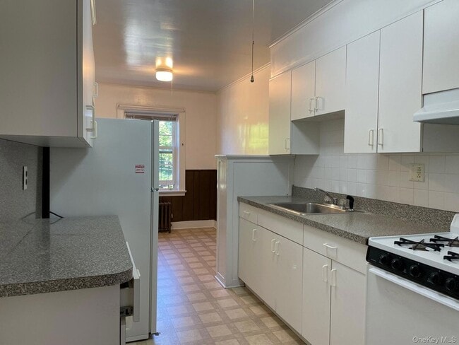 Building Photo - 139 Upper Croton Ave