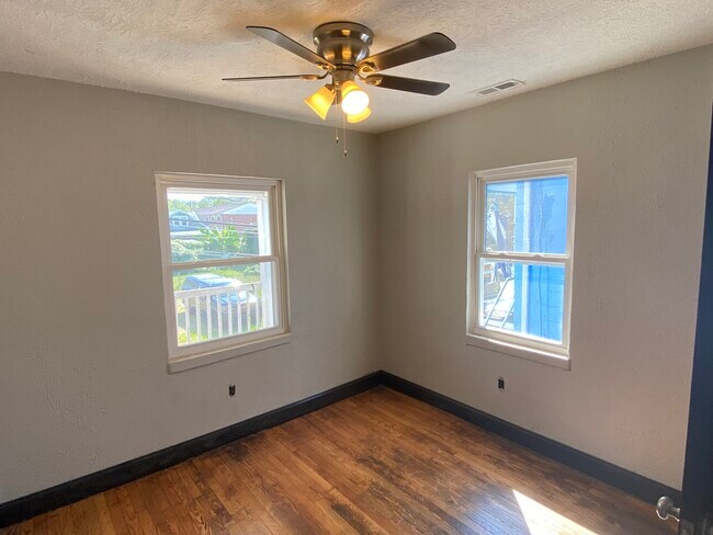 Building Photo - 4814 Tennessee St