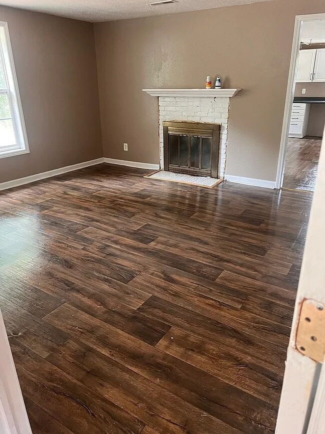 Building Photo - 2 Bedroom 1 Bathroom house in Laurens SC
