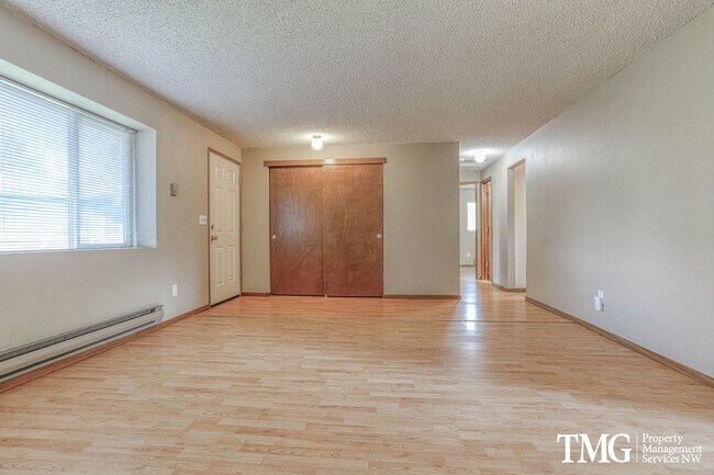 Foto del edificio - Charming Duplex with Garage Near the Washo...