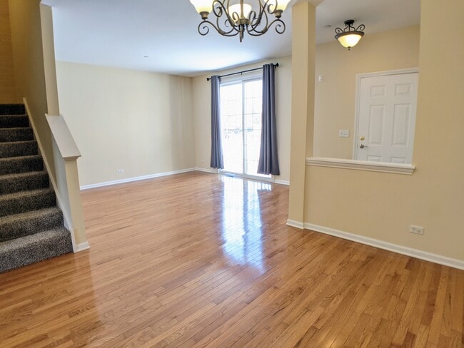 Foto del edificio - 385 Bradbury Ln