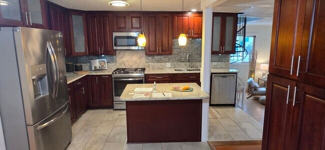 Foto del edificio - 2 bedroom 2 bath with Study den in Kailua!