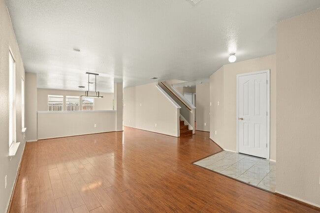 Foto del edificio - 7931 Raven Creek Ln