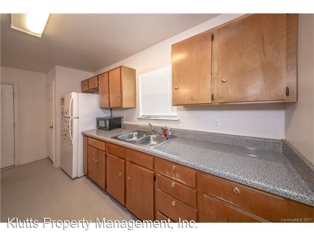 Building Photo - 3 br, 1.5 bath House - 3010 Amay James Avenue