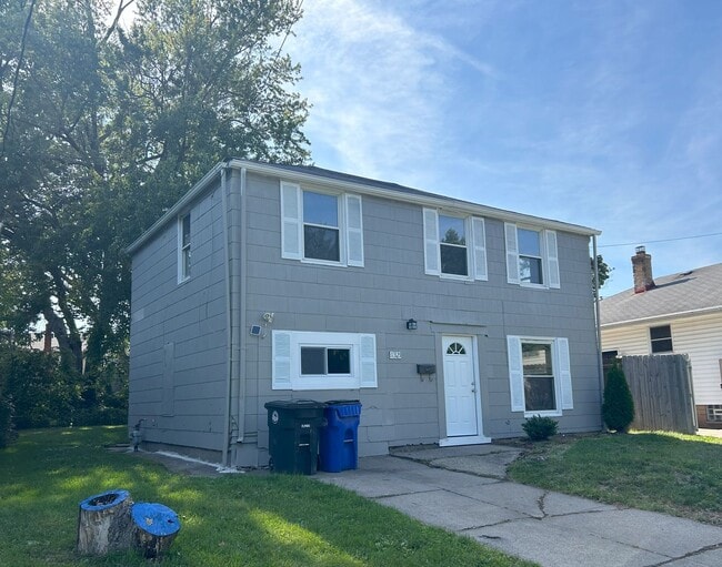 Building Photo - West Boulvard Area - 4 Bedrooms - 1 Bath -...