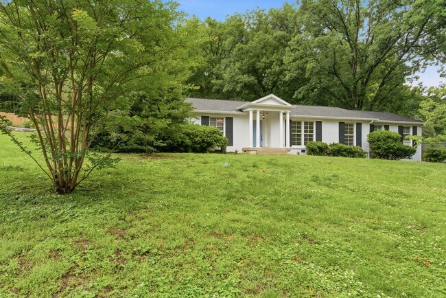 Building Photo - Spacious Ranch Home with Screened Porch & Large Yard in West Nashville
