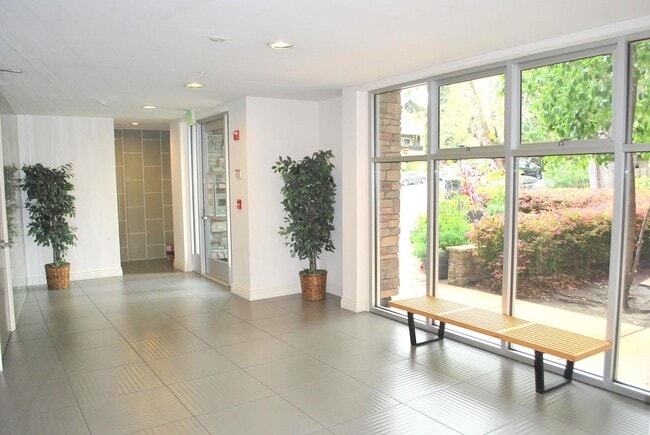 Lobby / mailboxes - 1310 Creekside Dr
