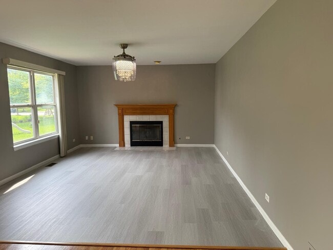 Building Photo - 3713 Edgebrook Ct