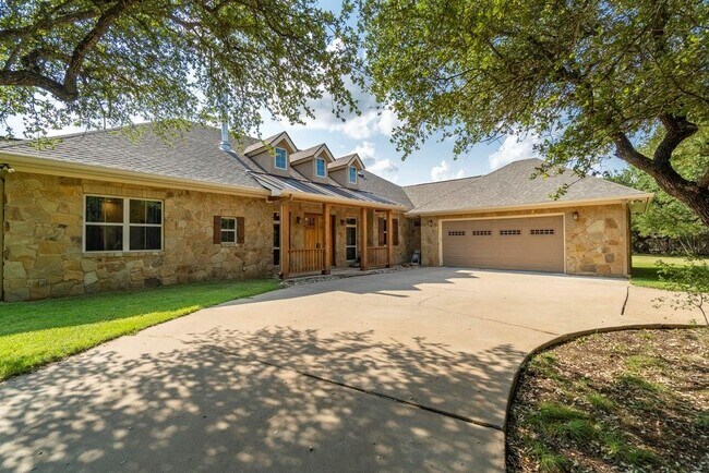 Foto del edificio - 321 Hannah Dr